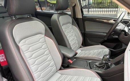 Volkswagen Tiguan II, 2022 год, 2 000 900 рублей, 12 фотография