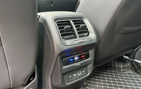 Volkswagen Tiguan II, 2022 год, 2 000 900 рублей, 15 фотография