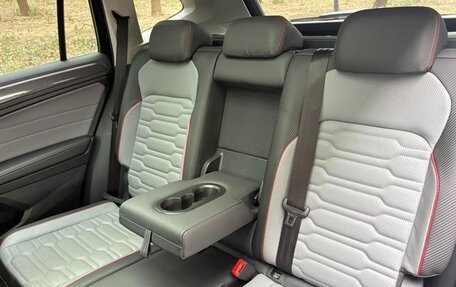 Volkswagen Tiguan II, 2022 год, 2 000 900 рублей, 14 фотография