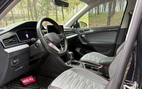 Volkswagen Tiguan II, 2022 год, 2 000 900 рублей, 10 фотография
