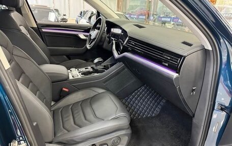Volkswagen Touareg III, 2022 год, 4 600 000 рублей, 11 фотография