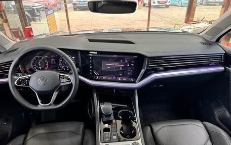 Volkswagen Touareg III, 2022 год, 4 600 000 рублей, 7 фотография