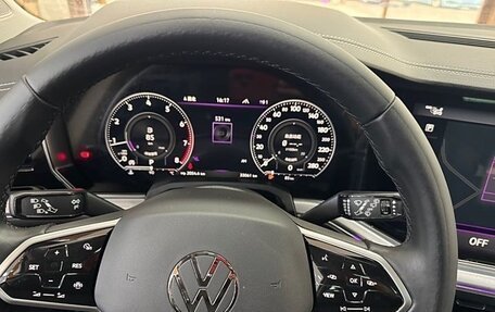 Volkswagen Touareg III, 2022 год, 4 600 000 рублей, 8 фотография