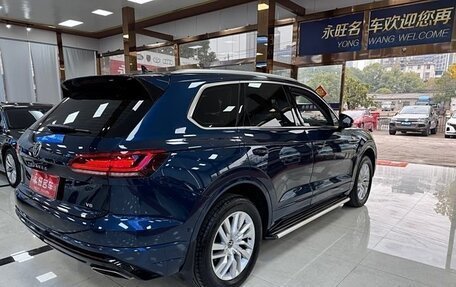 Volkswagen Touareg III, 2022 год, 4 600 000 рублей, 6 фотография