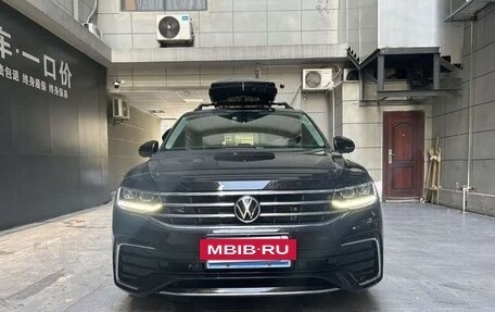 Volkswagen Tiguan II, 2022 год, 2 720 000 рублей, 3 фотография
