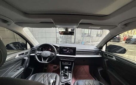 Volkswagen Tiguan II, 2022 год, 2 720 000 рублей, 13 фотография