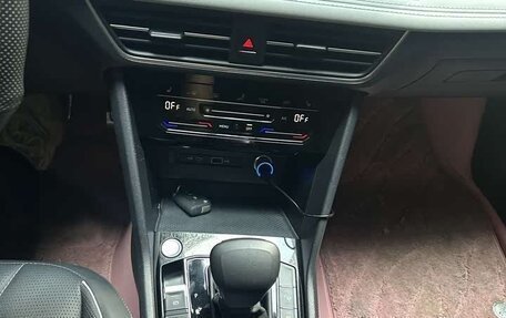 Volkswagen Tiguan II, 2022 год, 2 720 000 рублей, 15 фотография