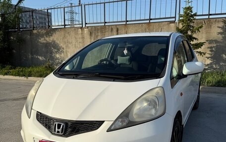 Honda Fit III, 2008 год, 610 000 рублей, 2 фотография