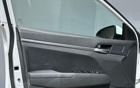 Hyundai Elantra VI рестайлинг, 2019 год, 1 665 000 рублей, 10 фотография