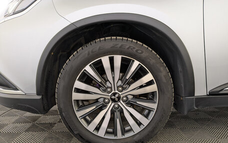 Mitsubishi Outlander III рестайлинг 3, 2020 год, 2 595 000 рублей, 12 фотография
