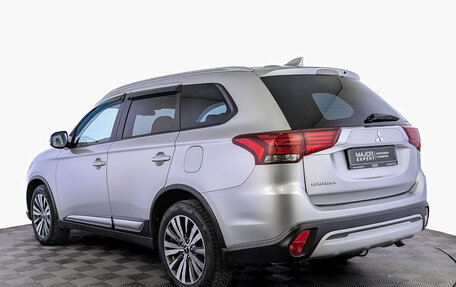 Mitsubishi Outlander III рестайлинг 3, 2020 год, 2 595 000 рублей, 7 фотография
