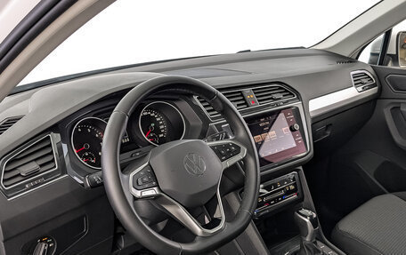 Volkswagen Tiguan II, 2021 год, 3 750 000 рублей, 15 фотография