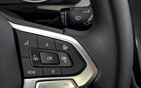 Volkswagen Tiguan II, 2021 год, 3 750 000 рублей, 28 фотография