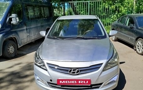 Hyundai Solaris II рестайлинг, 2015 год, 470 000 рублей, 1 фотография