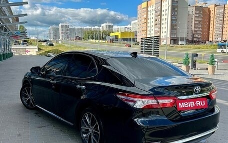 Toyota Camry, 2023 год, 3 800 000 рублей, 2 фотография
