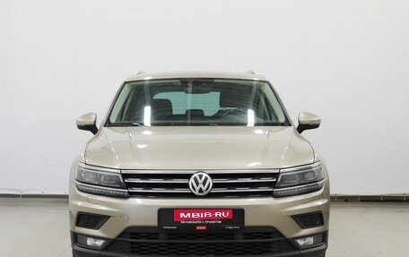 Volkswagen Tiguan II, 2018 год, 2 670 000 рублей, 2 фотография