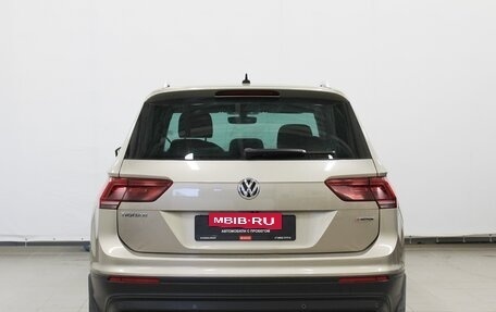 Volkswagen Tiguan II, 2018 год, 2 670 000 рублей, 5 фотография