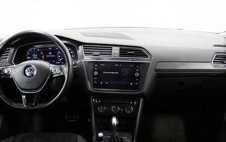 Volkswagen Tiguan II, 2018 год, 2 670 000 рублей, 9 фотография