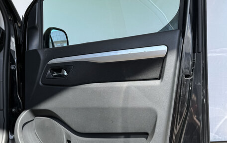 Peugeot Traveller I, 2021 год, 2 695 000 рублей, 22 фотография