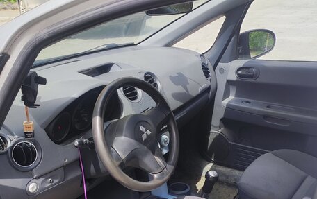 Mitsubishi Colt VI рестайлинг, 2005 год, 350 000 рублей, 3 фотография