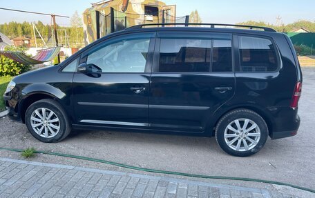 Volkswagen Touran III, 2010 год, 1 150 000 рублей, 4 фотография