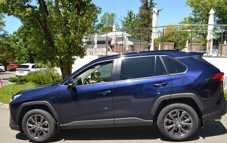 Toyota RAV4, 2022 год, 4 000 000 рублей, 4 фотография