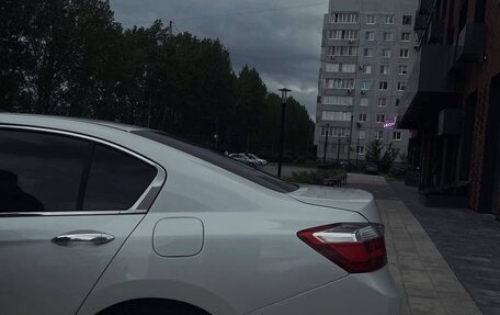 Honda Accord IX рестайлинг, 2013 год, 1 000 000 рублей, 5 фотография