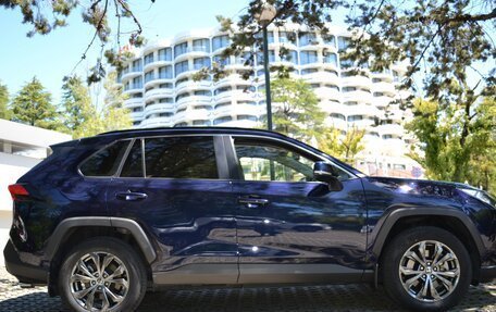 Toyota RAV4, 2022 год, 4 000 000 рублей, 3 фотография