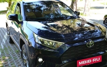 Toyota RAV4, 2022 год, 4 000 000 рублей, 2 фотография