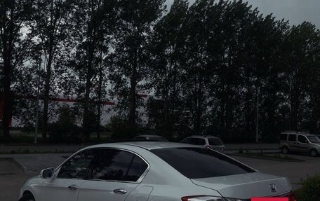 Honda Accord IX рестайлинг, 2013 год, 1 000 000 рублей, 8 фотография