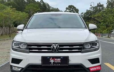 Volkswagen Tiguan II, 2021 год, 1 980 000 рублей, 1 фотография