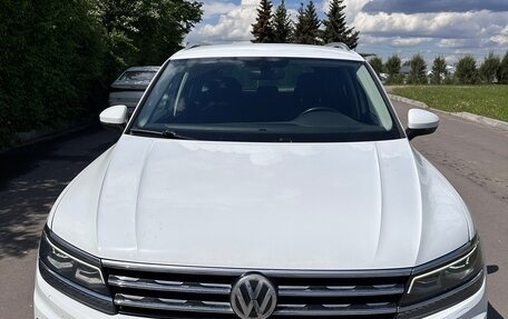 Volkswagen Tiguan II, 2018 год, 2 300 000 рублей, 5 фотография