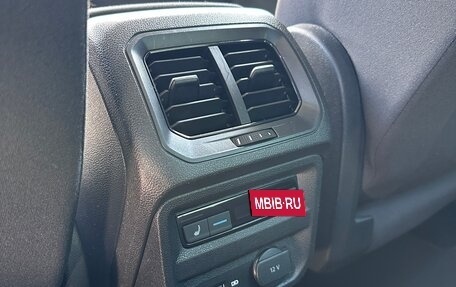 Volkswagen Tiguan II, 2018 год, 2 300 000 рублей, 18 фотография