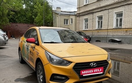 Hyundai Solaris II рестайлинг, 2019 год, 900 000 рублей, 3 фотография