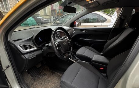 Hyundai Solaris II рестайлинг, 2019 год, 900 000 рублей, 6 фотография
