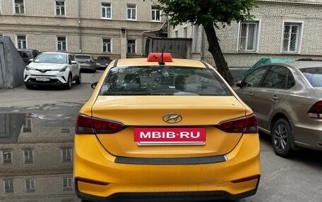 Hyundai Solaris II рестайлинг, 2019 год, 900 000 рублей, 4 фотография