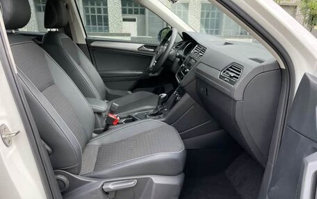 Volkswagen Tiguan II, 2021 год, 1 980 000 рублей, 11 фотография