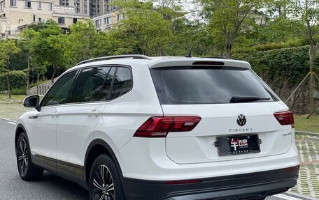 Volkswagen Tiguan II, 2021 год, 1 980 000 рублей, 9 фотография