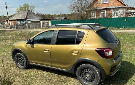 Renault Sandero II рестайлинг, 2015 год, 900 000 рублей, 3 фотография