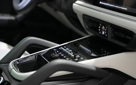 Porsche Cayenne III, 2023 год, 17 900 000 рублей, 23 фотография
