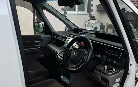 Honda Stepwgn IV, 2018 год, 2 500 000 рублей, 5 фотография