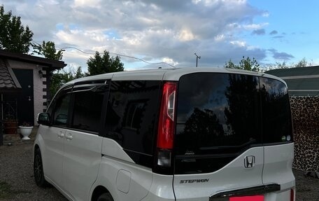 Honda Stepwgn IV, 2018 год, 2 500 000 рублей, 4 фотография