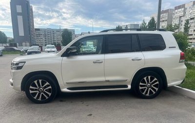 Toyota Land Cruiser 200, 2017 год, 7 700 000 рублей, 1 фотография