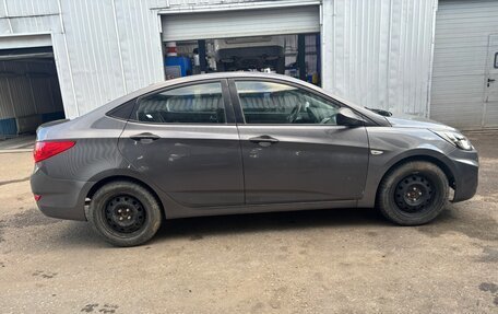 Hyundai Solaris II рестайлинг, 2013 год, 450 000 рублей, 5 фотография