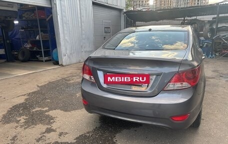 Hyundai Solaris II рестайлинг, 2013 год, 450 000 рублей, 3 фотография