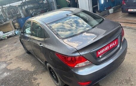 Hyundai Solaris II рестайлинг, 2013 год, 450 000 рублей, 2 фотография