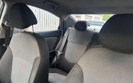 Hyundai Solaris II рестайлинг, 2013 год, 450 000 рублей, 12 фотография