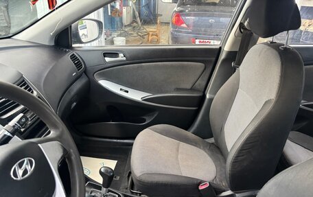 Hyundai Solaris II рестайлинг, 2013 год, 450 000 рублей, 13 фотография