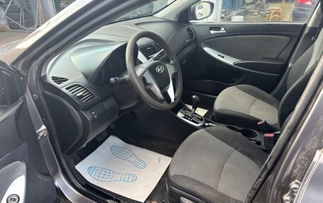 Hyundai Solaris II рестайлинг, 2013 год, 450 000 рублей, 14 фотография