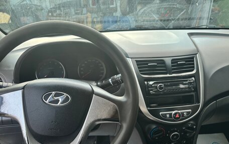 Hyundai Solaris II рестайлинг, 2013 год, 450 000 рублей, 11 фотография